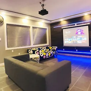 Apartment Modern, Cheerful 2bd 1br Apt+free Parking, Halifax